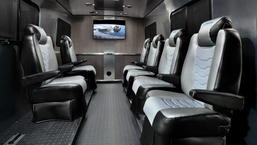 Интерьер Airstream Astrovan II 2019 года  (фото 6 из 7)